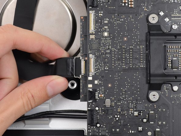 Image 3/3: This is a delicate connector that can be easily damaged.