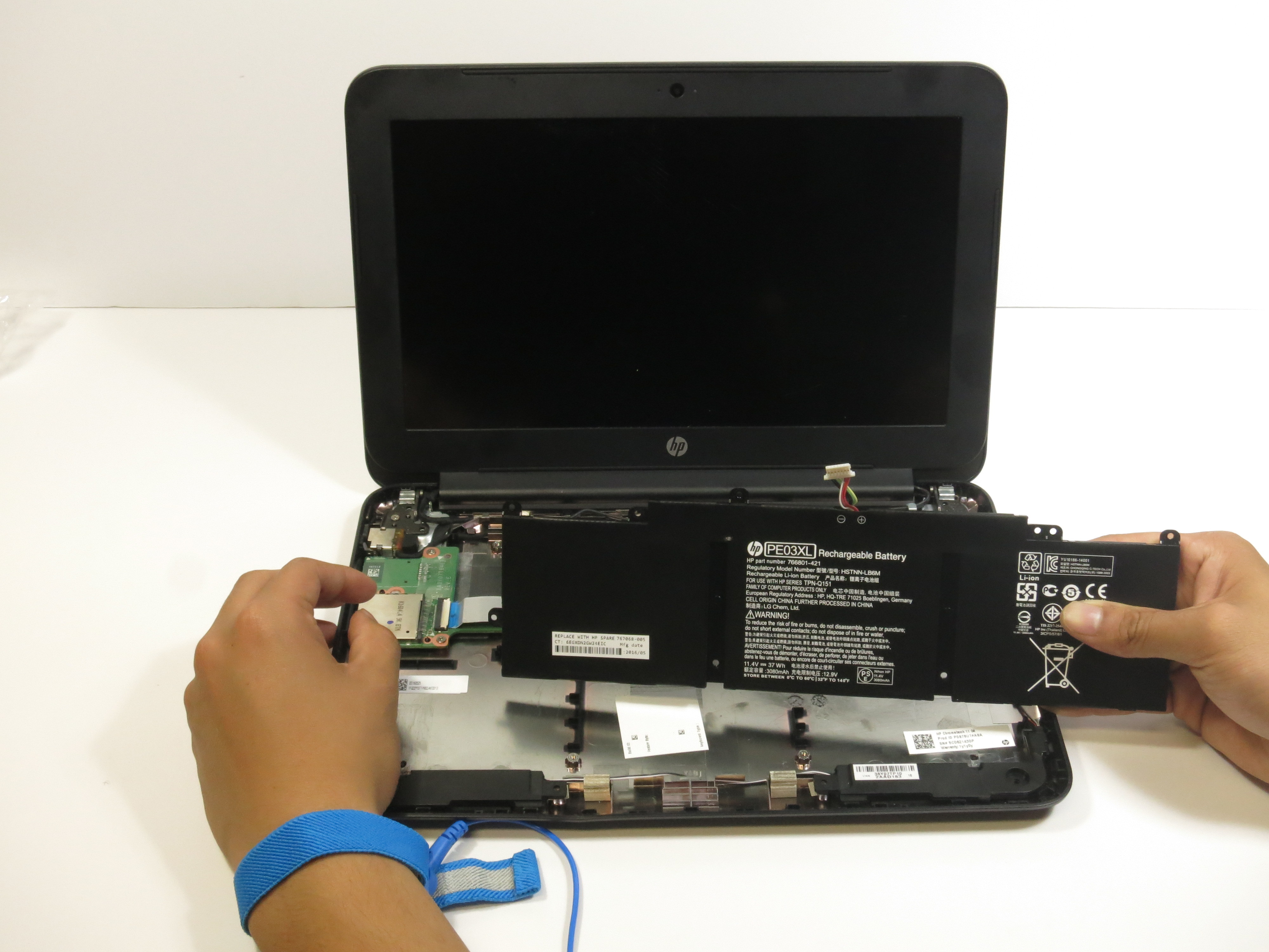 HP Chromebook 11 G4 Battery Replacement iFixit