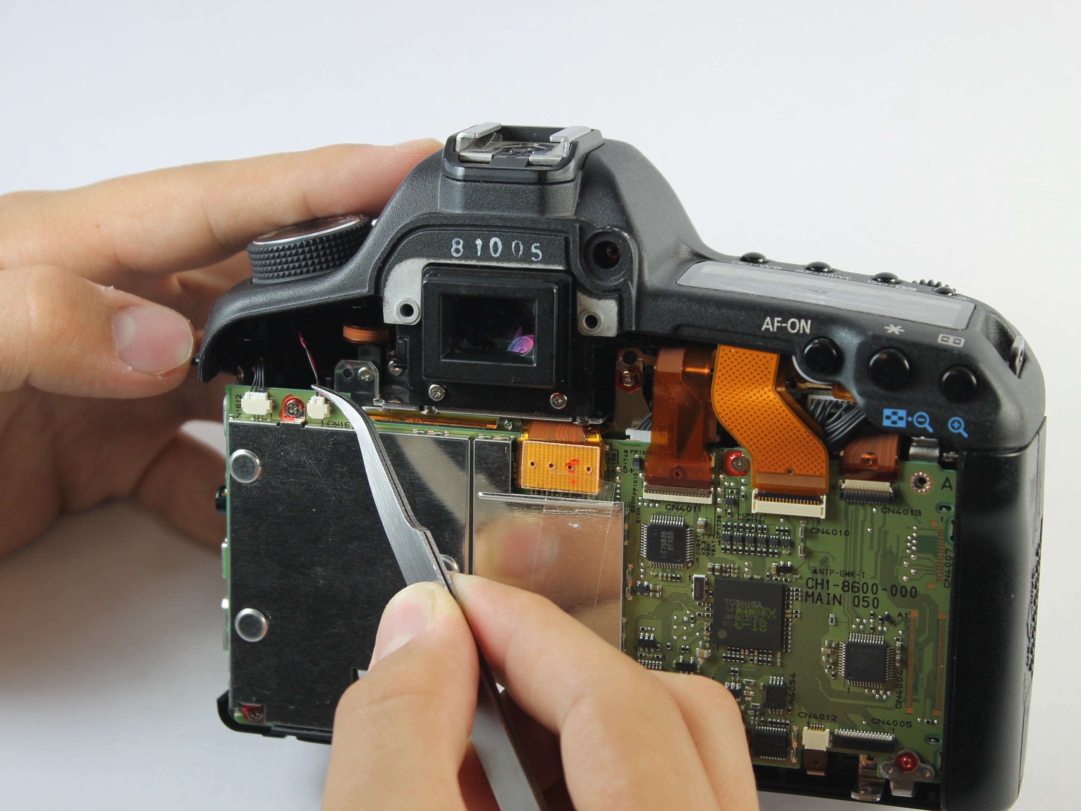 Canon EOS 5D Mark II Front Panel Replacement - iFixit Repair Guide