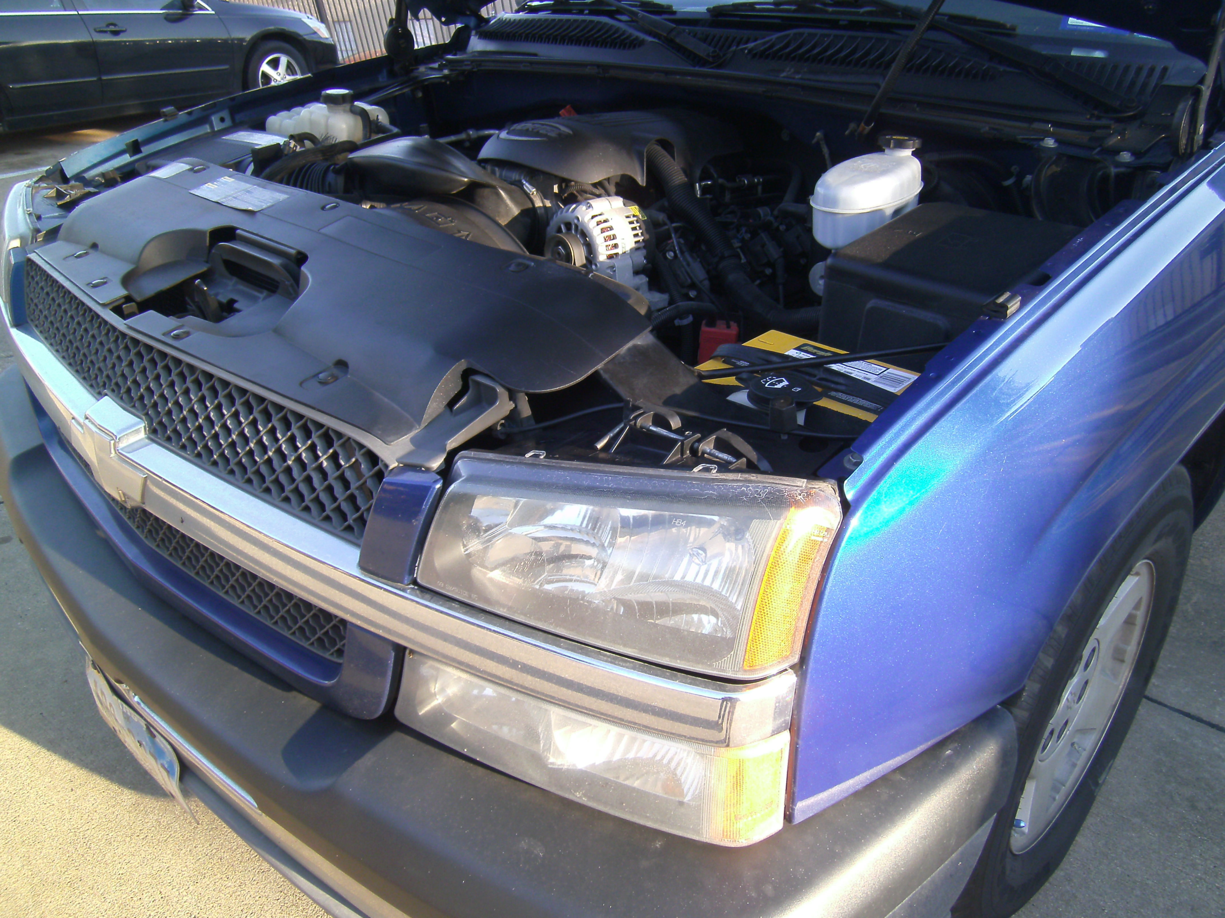 2003-2006 Chevrolet Silverado Headlight Bulb Replacement  