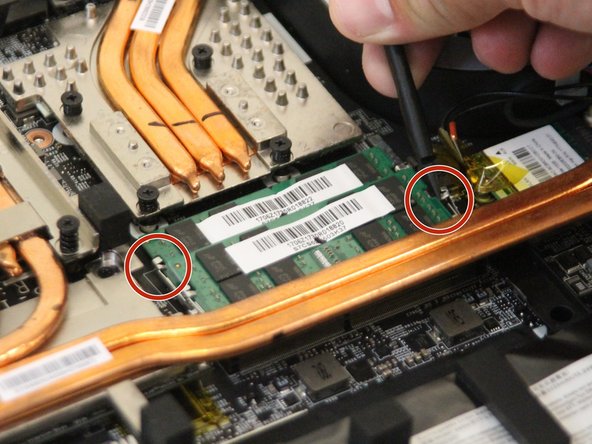 بلند کردن دکمه‌های فلزی