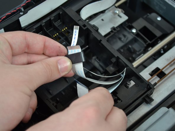 کشیدن قلاب پلاستیکی