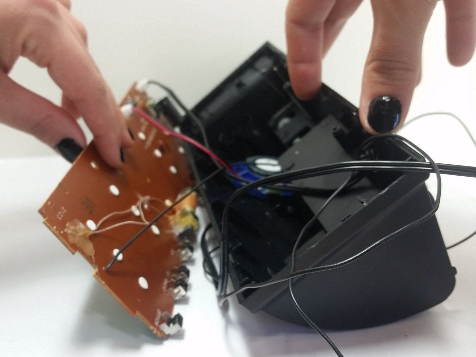 insignia speaker wire