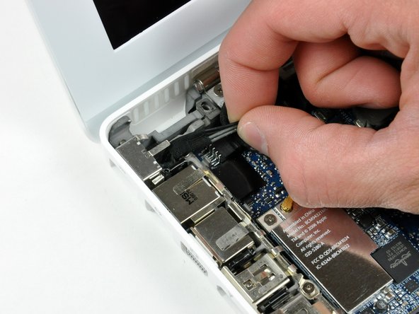 Image 1/1: Disconnect the MagSafe board connector from the logic board.