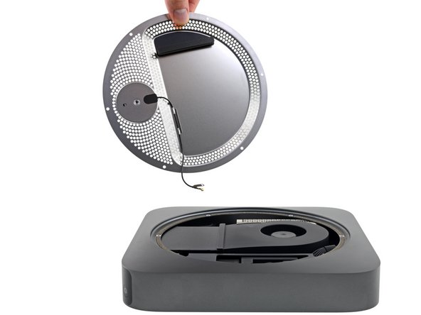 Remove the antenna plate from the Mac mini.