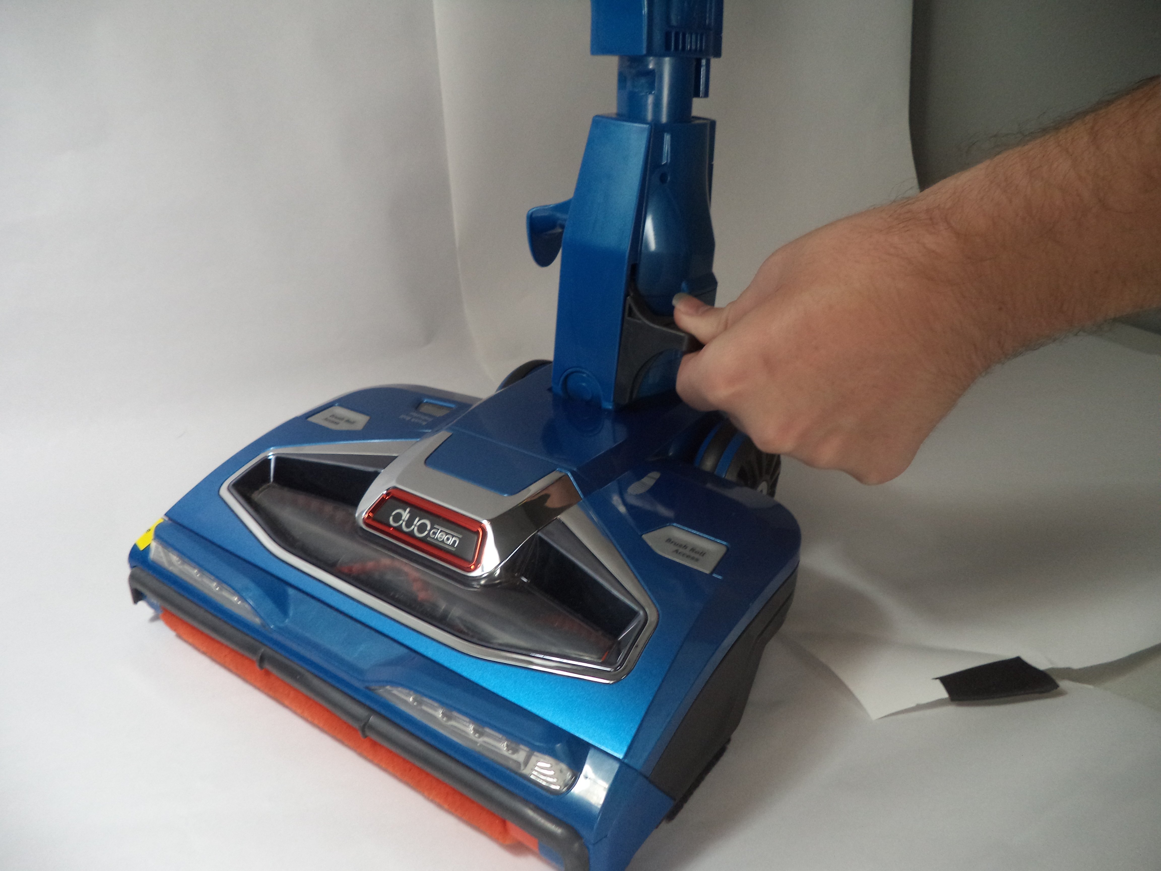 Shark Rocket HV381 Roller Replacement iFixit Repair Guide