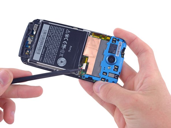 بلند کردن آرام کابل باتری