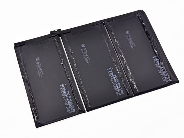 Image 2/2: Apple physically increased the size of each cell by about 70%, explaining the big jump from 25 to 42 watt-hours.