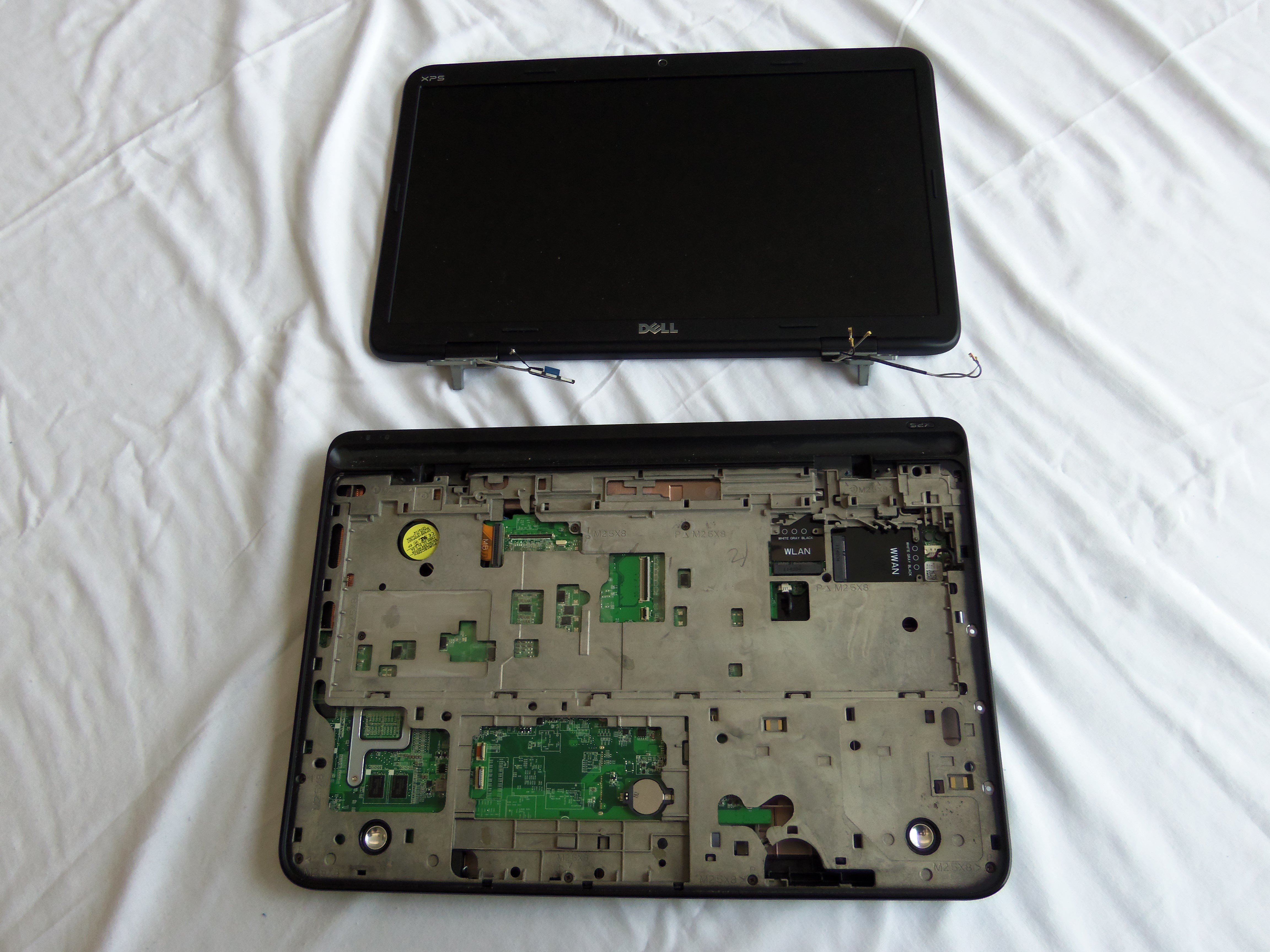 Used Dell XPS 17 L701X/L702X Palmrest With Touchpad - Part 1GF97 (No Power Cable)