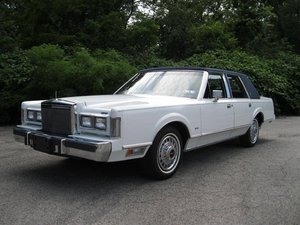 Solved How Do I Replace The Thermostat On My 1988 Town Car 1981 1989 Lincoln Town Car Ifixit