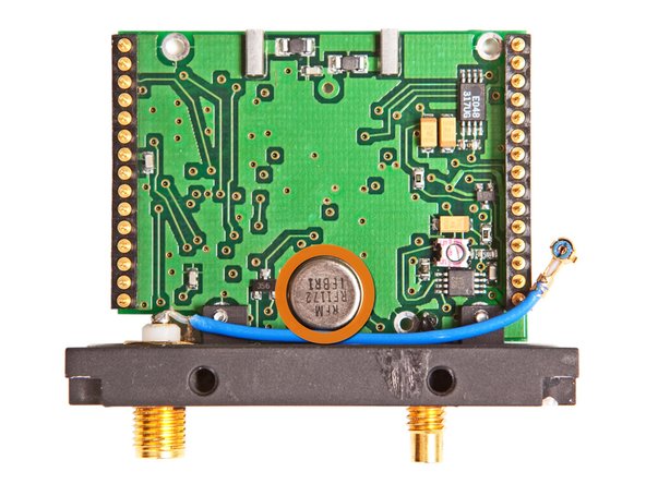 Image 2/2: [http://xemics.com/docs/xe1200/xe1201evk_userguide.pdf|XEMICS XE1201] Ultra low power single chip transceiver