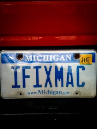 IFIXMAC licence plate on Jodi's Lakeshore Mac truck