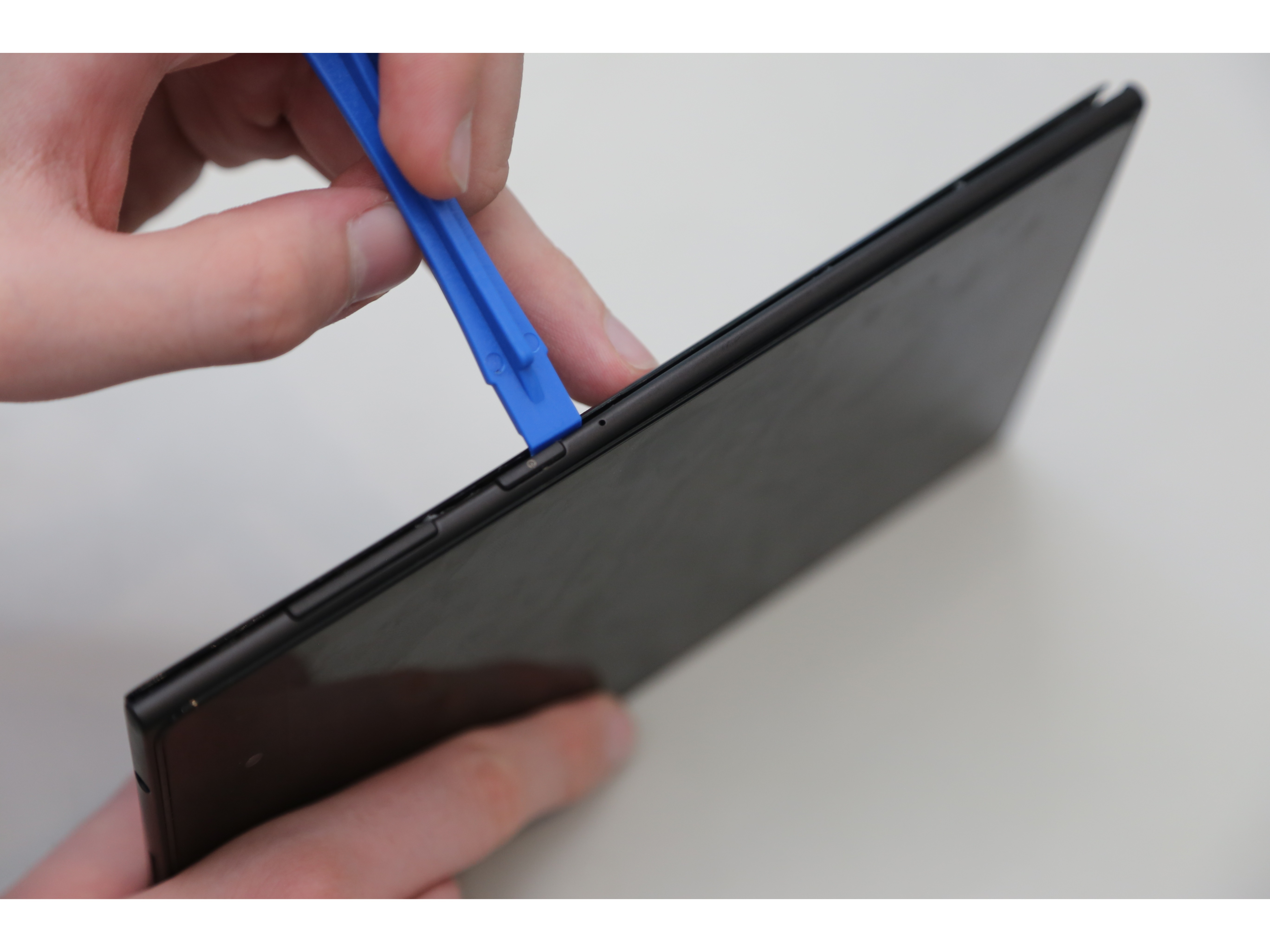 Disassembling ASUS MeMO Pad 7 (ME572C) Rear Panel iFixit