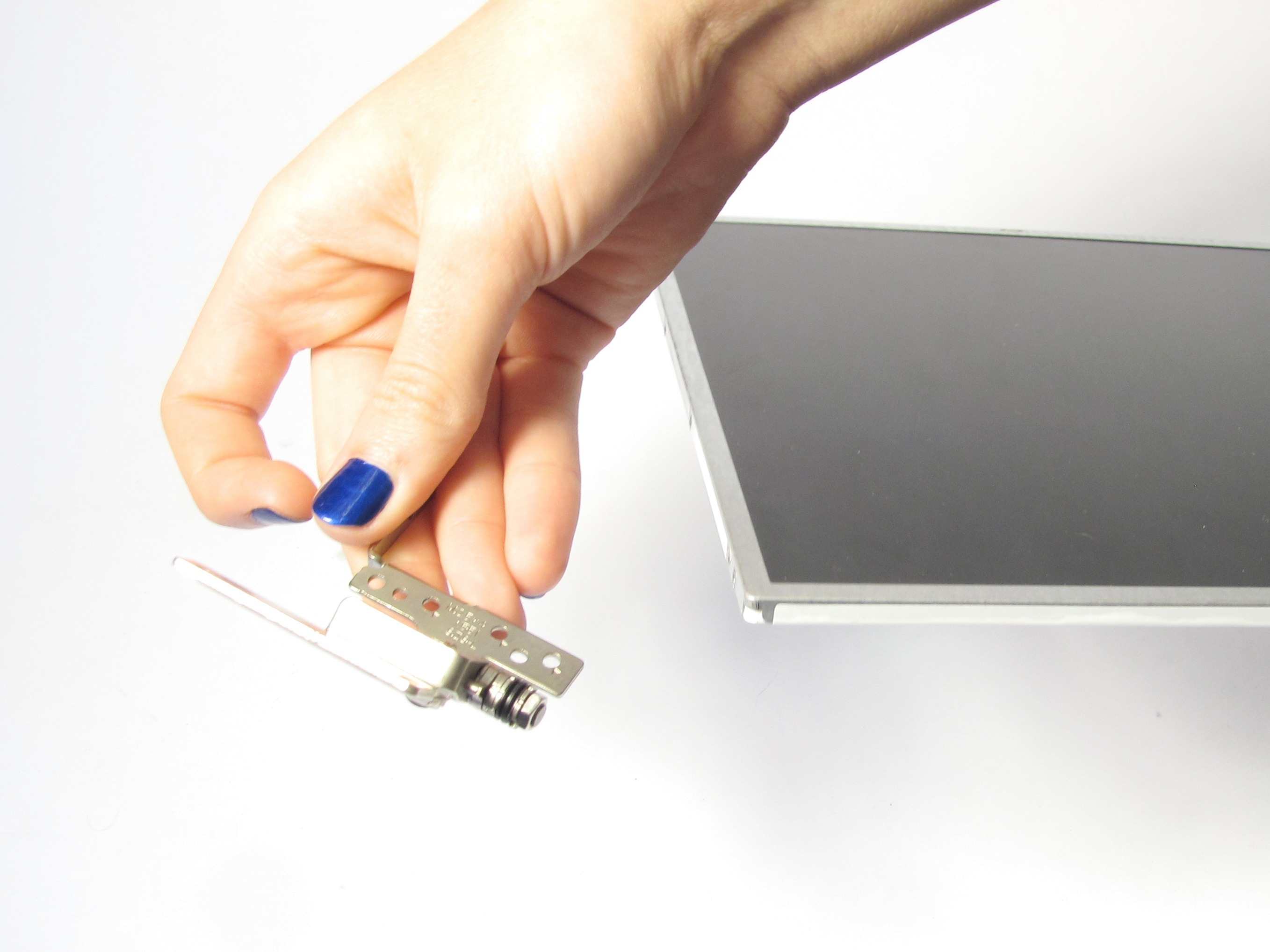 Asus X551CA Display Hinges Replacement - iFixit Repair Guide