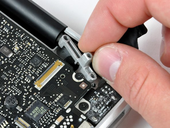 Image 2/2: One 5 mm Phillips screw.