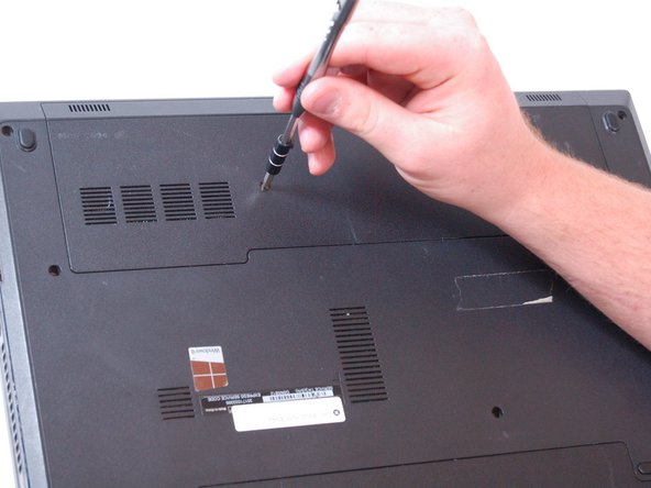 برداشتن درب دسترسی