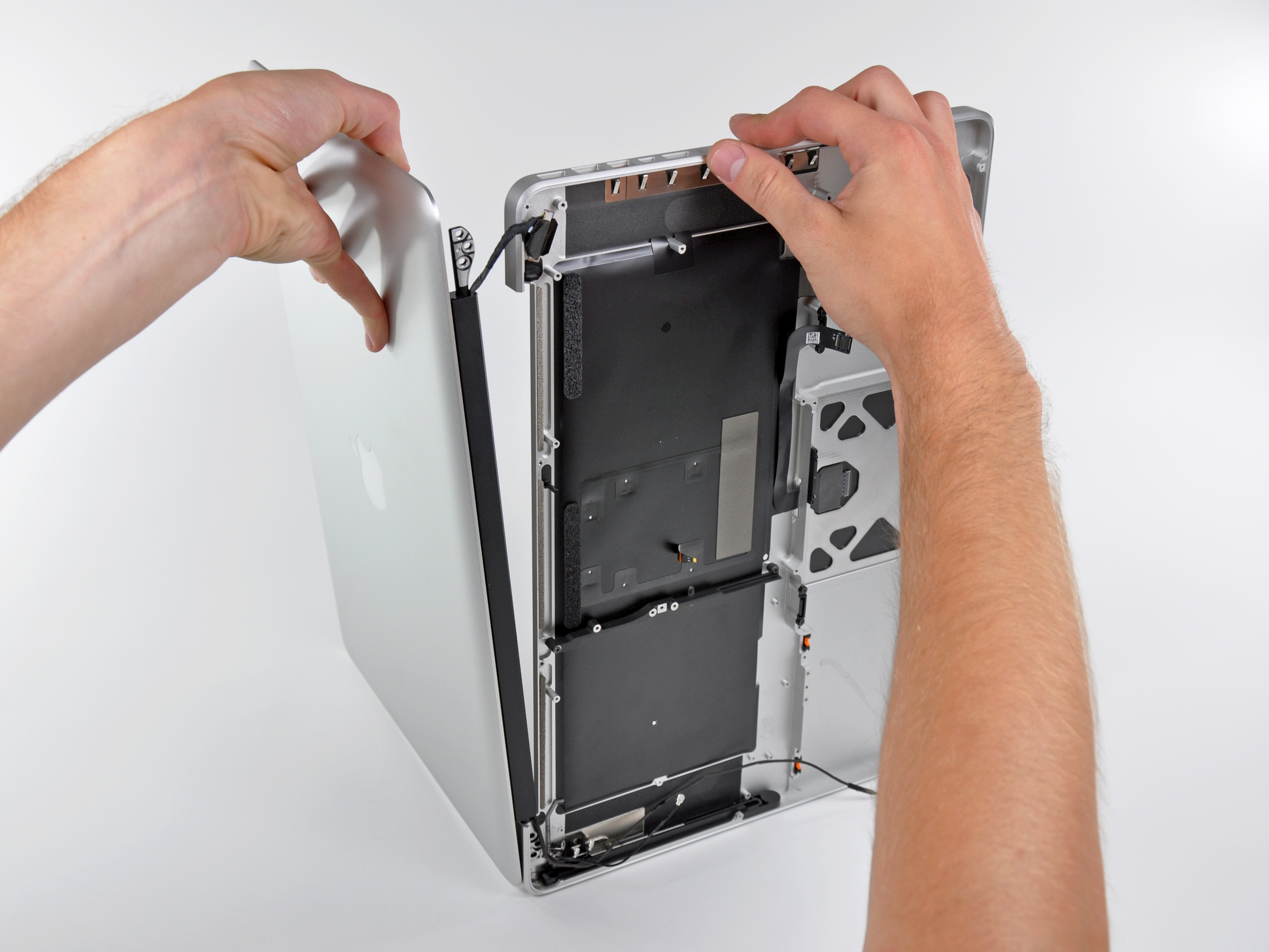 MacBook Pro 15" Unibody Early 2011 Upper Case Replacement iFixit