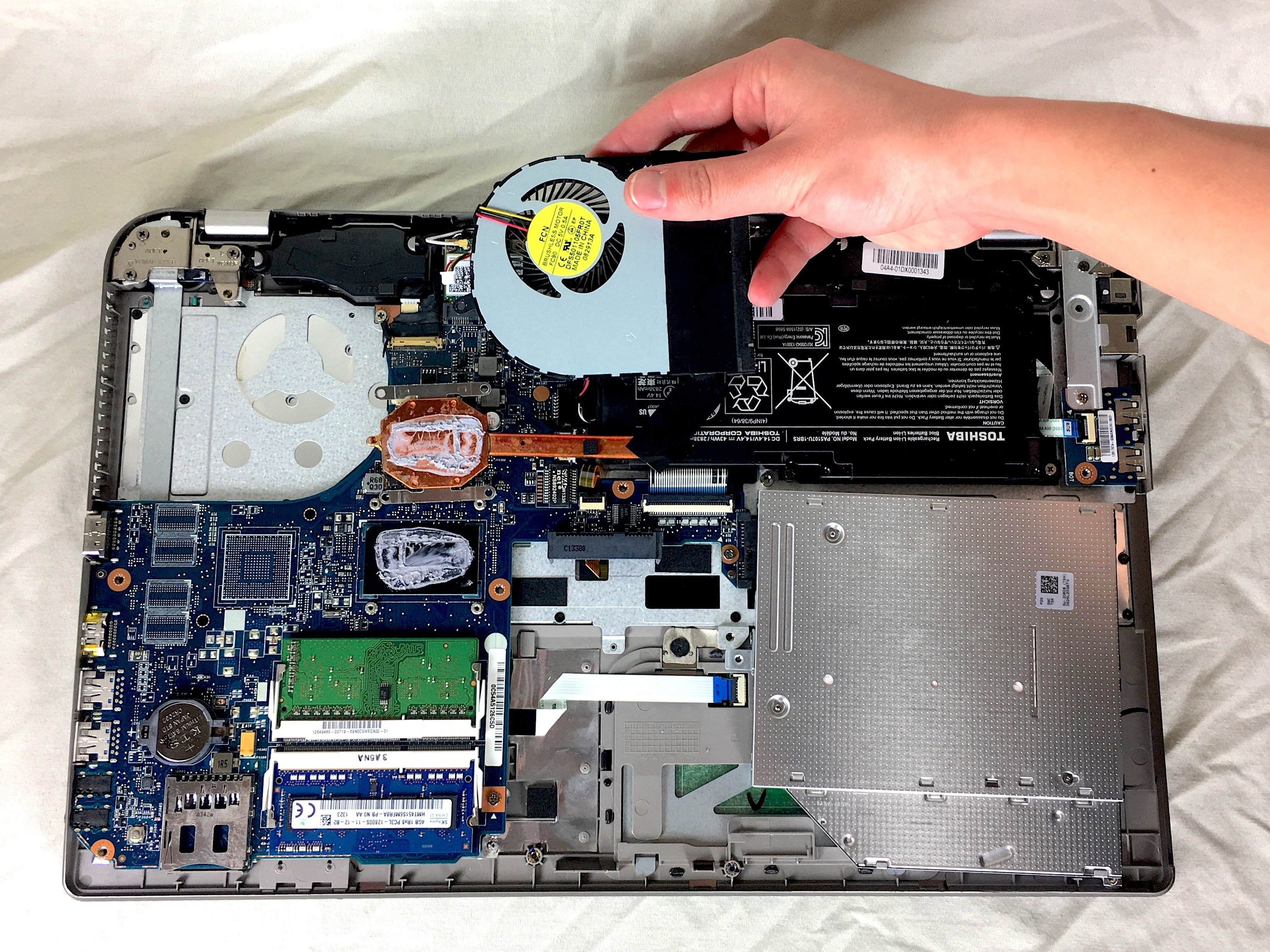 Toshiba Satellite P55A5312 Fan Replacement iFixit Repair Guide