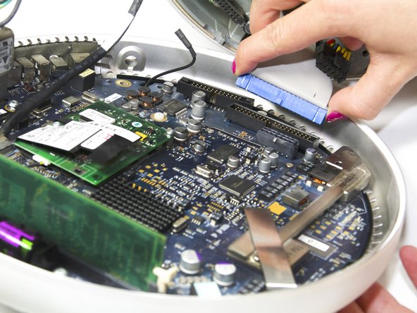 Image 1/1: Do not pull directly on the ribbon cable.