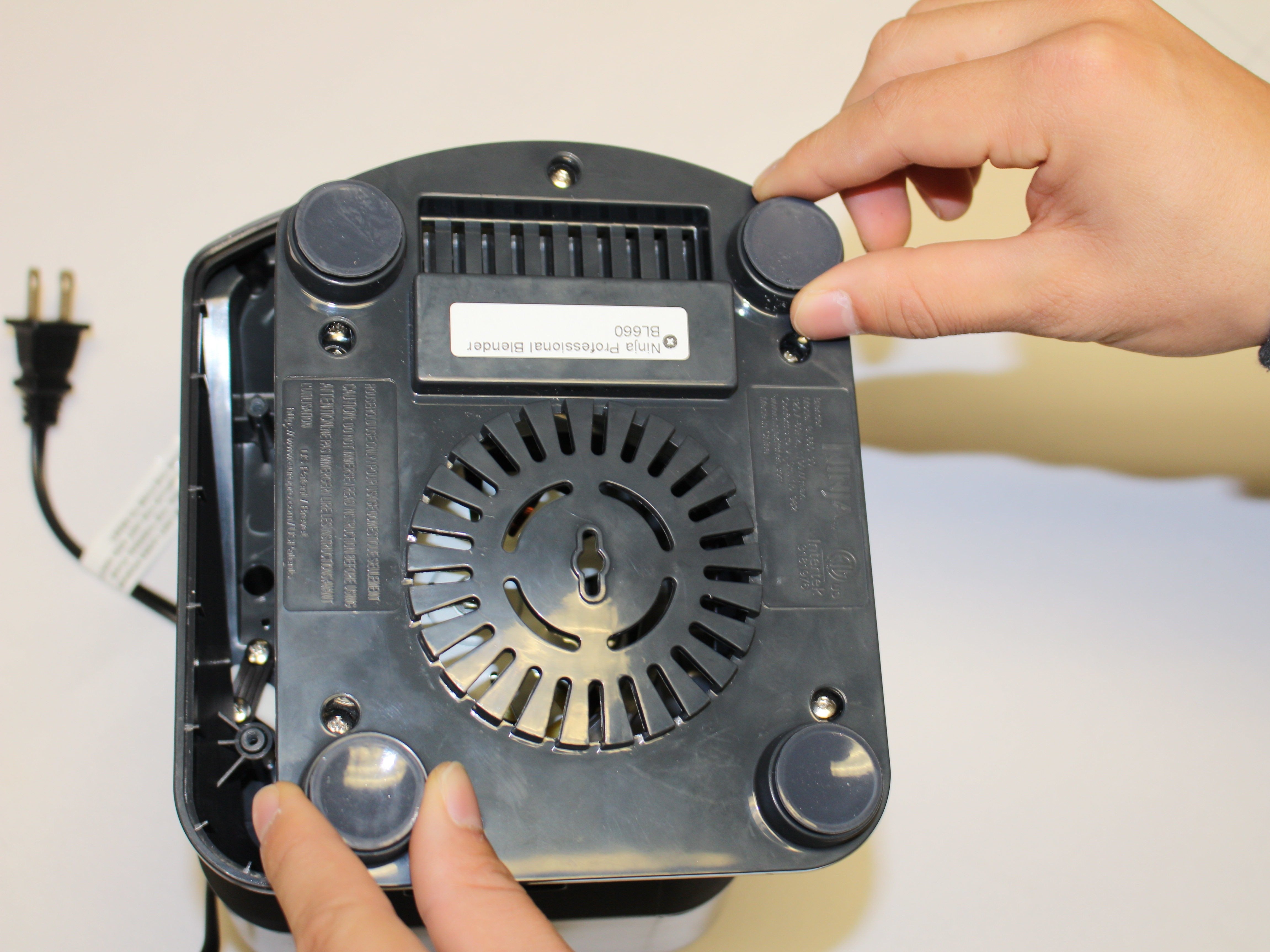 Ninja Professional Blender BL660 Power Cord Replacement iFixit Repair