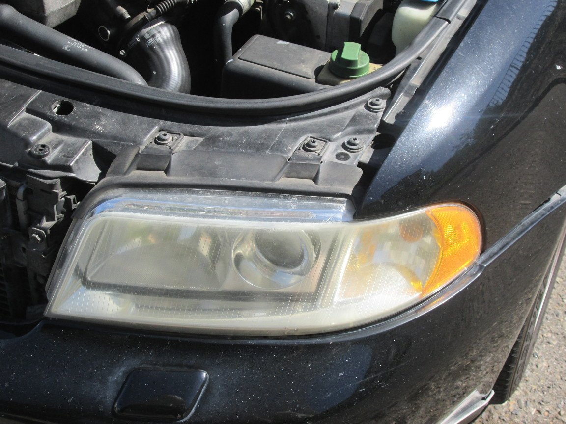 2000-2005 Audi A4 Headlight Replacement (via Headlight ...