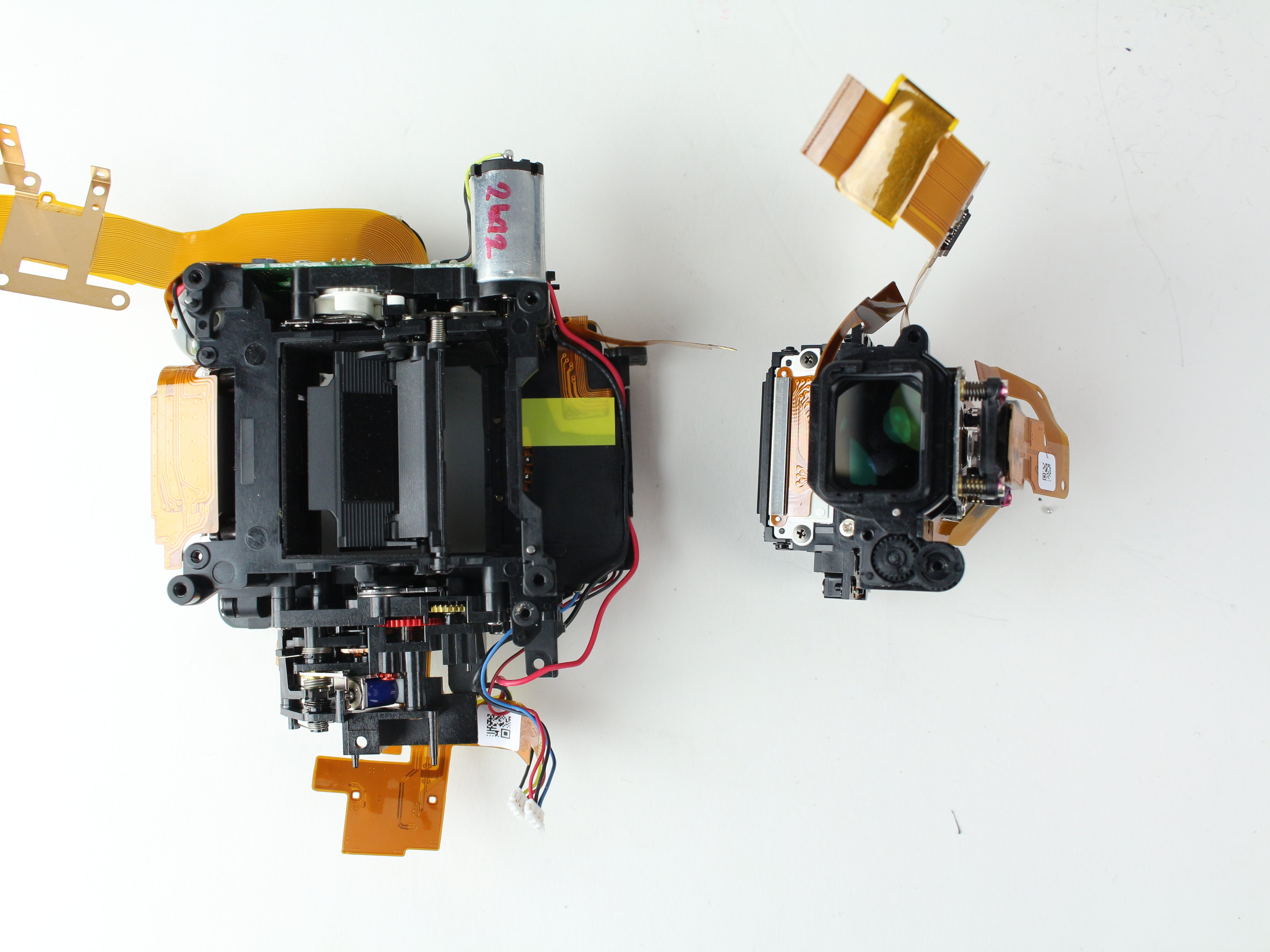 Nikon D7000 Mirror Box & Viewfinder Replacement iFixit Repair Guide