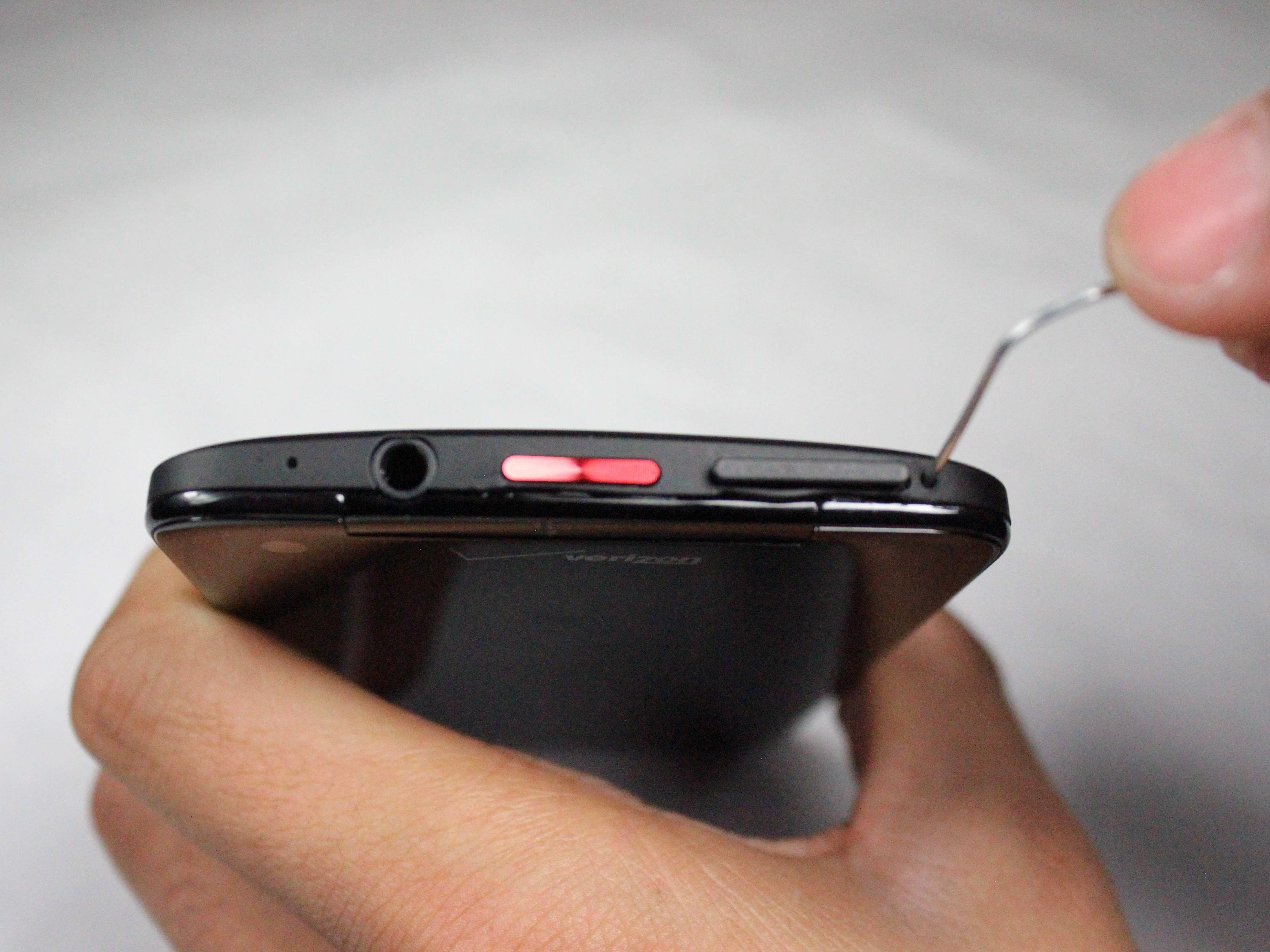 HTC Droid DNA SIM Card Replacement iFixit Repair Guide