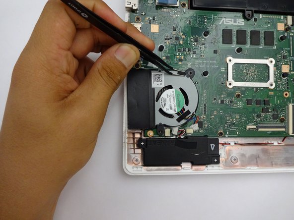 برداشتن سیم های رنگی و کانکتور ها