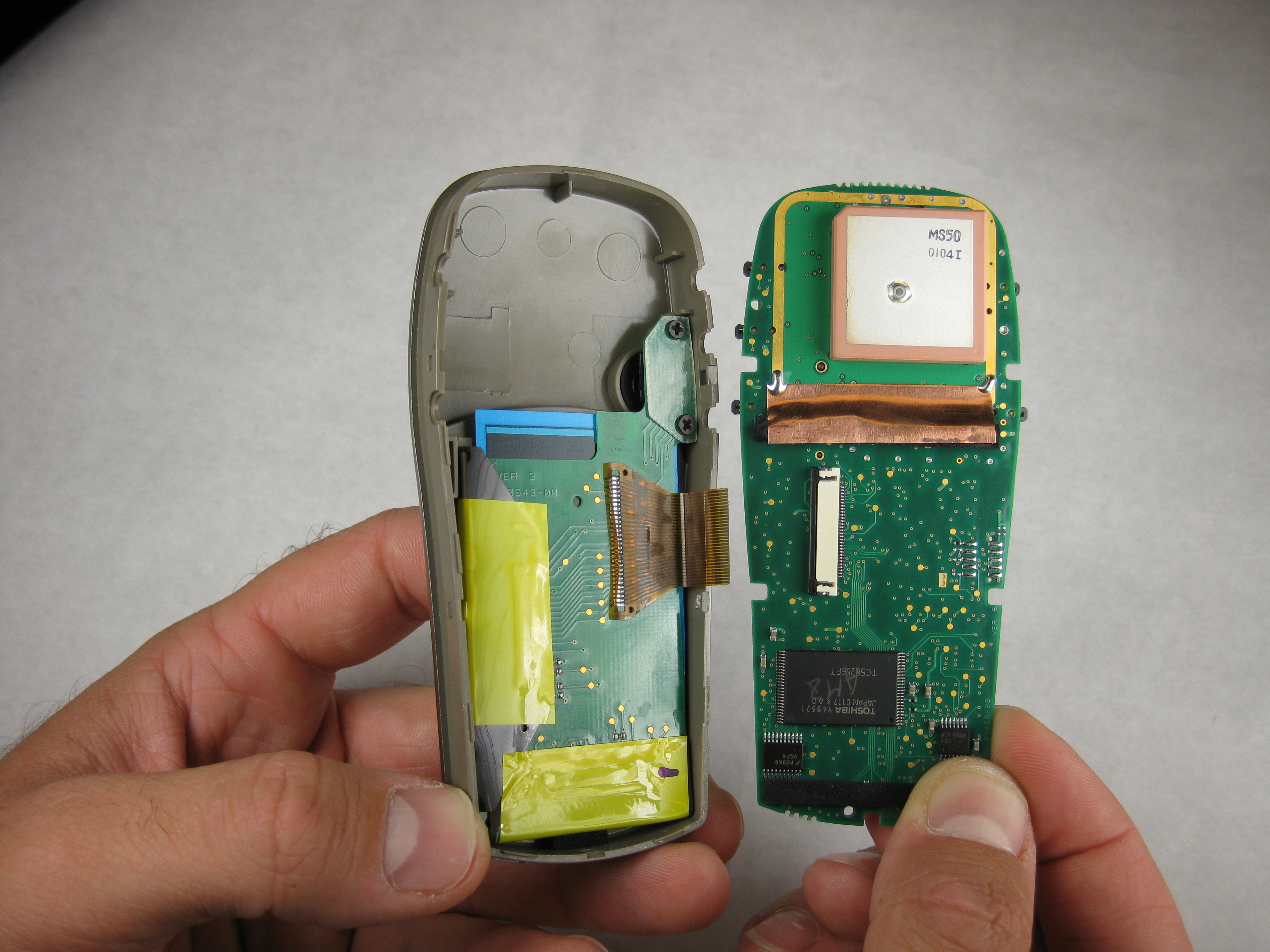 Disassembling Garmin eTrex Vista H Motherboard