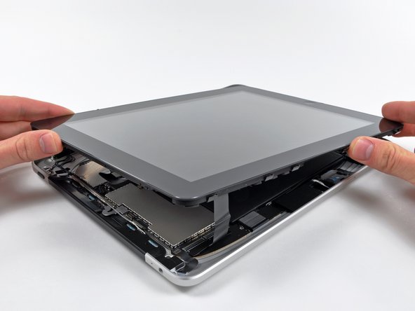 Opening the iPad 3G for teardown