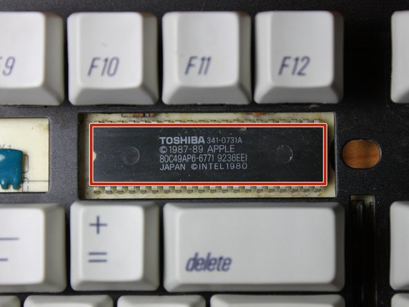 Image 1/3: The brains of this keyboard is a Toshiba TC4515BP binary controller.