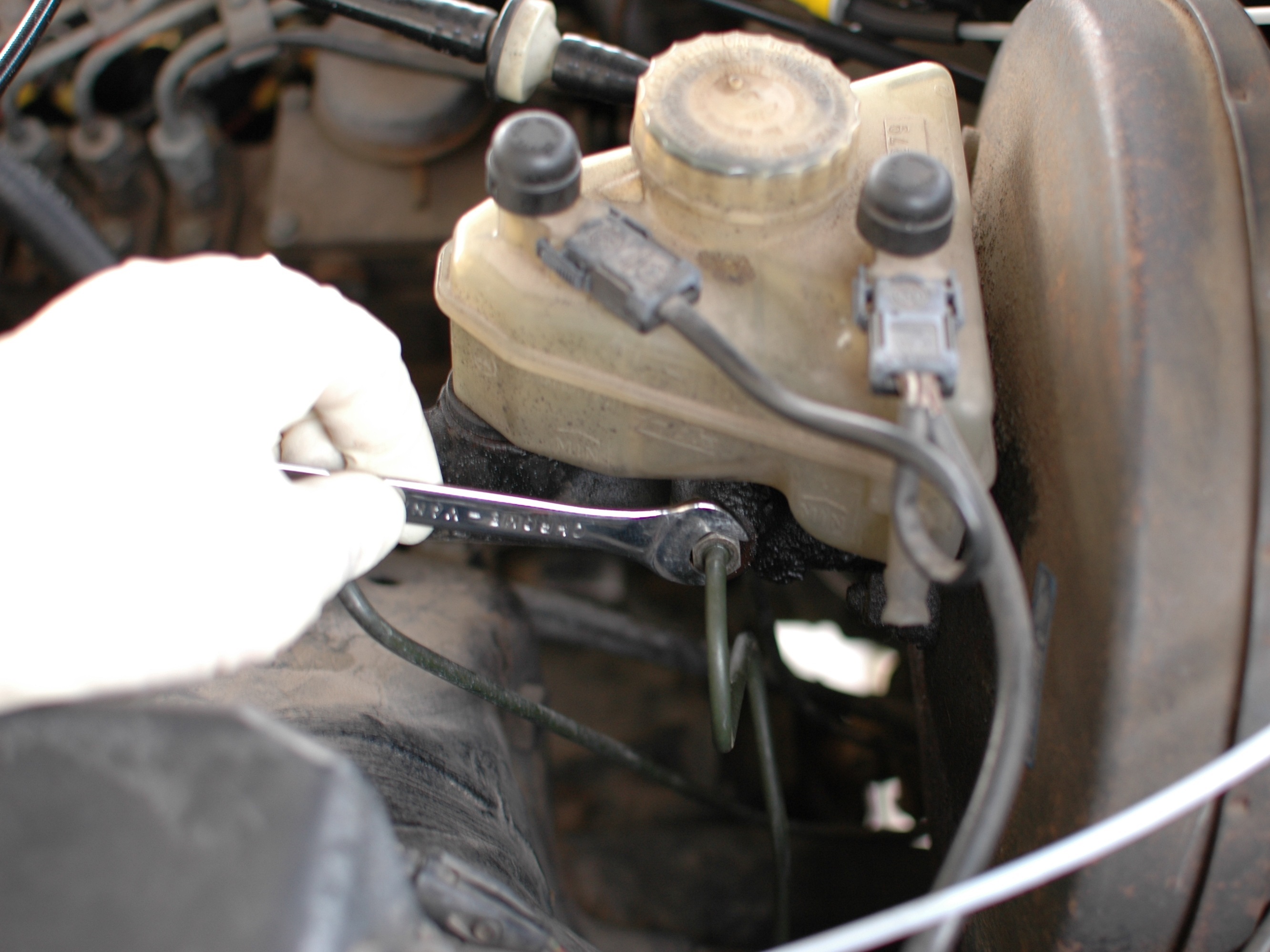 Mercedes W123 Brake Line, Front Driver's Side Replacement - iFixit