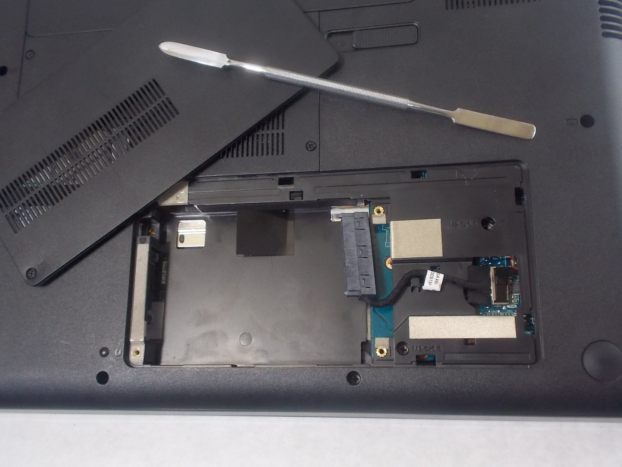 Compaq Presario CQ62215dx Hard Drive Upgrade and Replacement iFixit