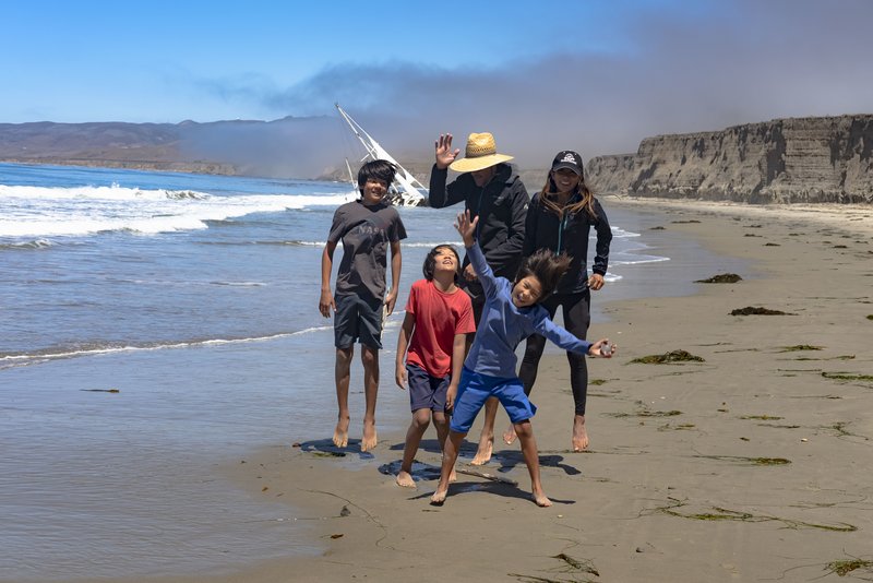 Fixing Sandisk Sansa Spinning Reel Repair : Charge the sansa battery