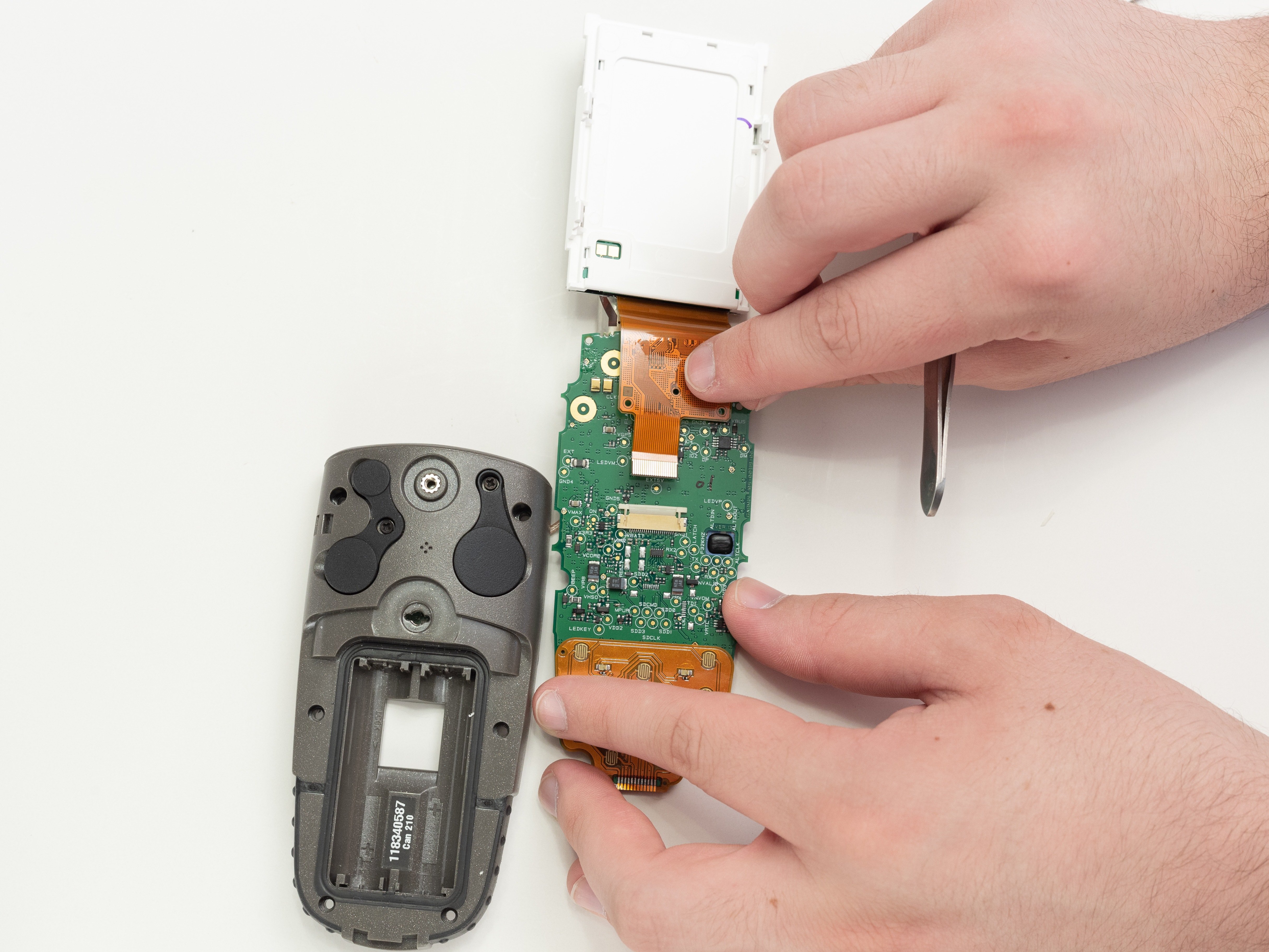 Garmin GPSmap 60CSx Screen Replacement iFixit Repair Guide