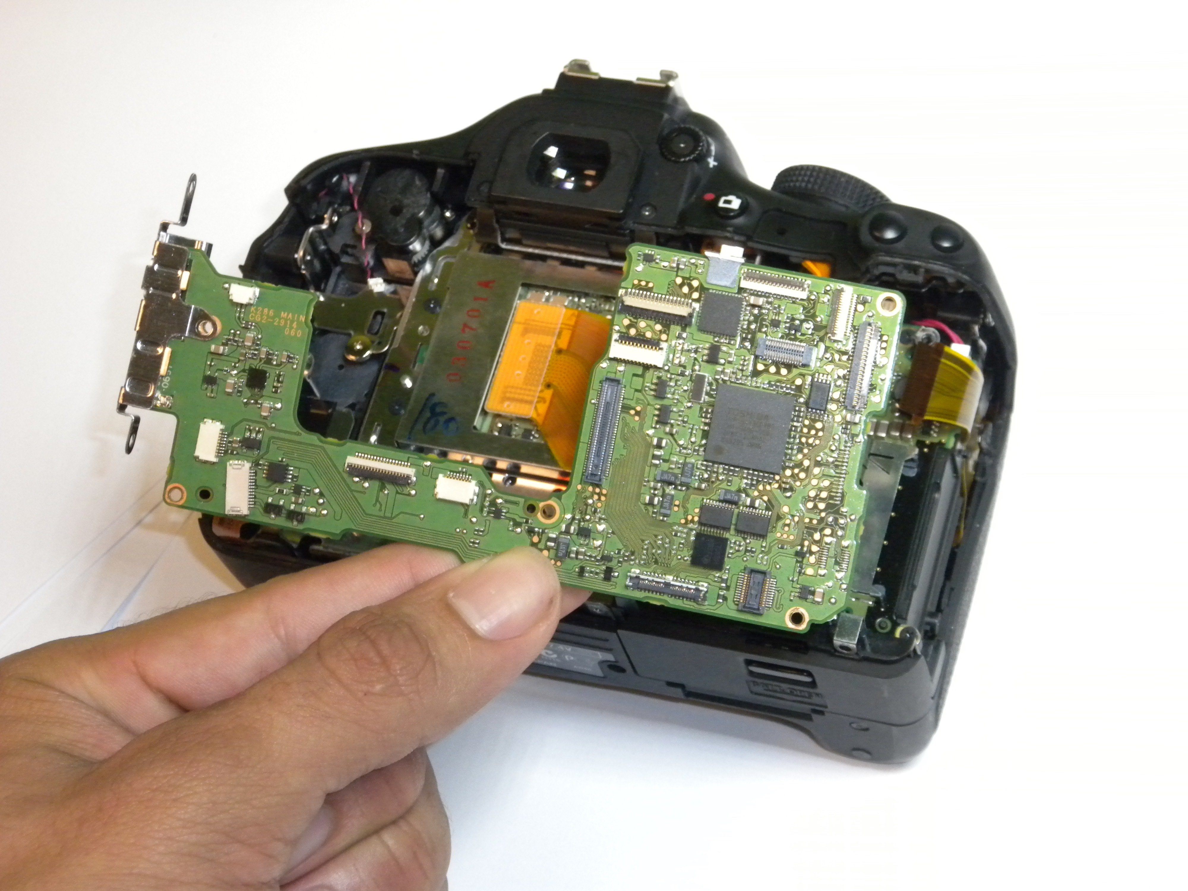 Canon EOS Rebel T3i Motherboard Replacement